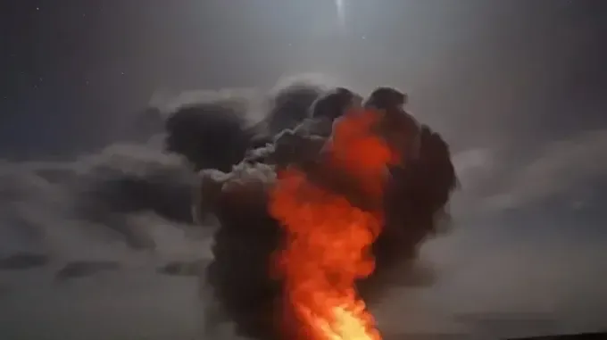 Вибухи у Харкові: місто під атакою шахедів, пожежі у приватних будинках