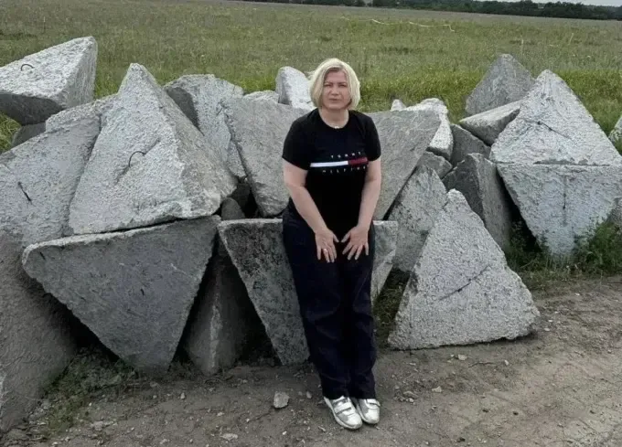 Посеред села зарили бетонний ВОП - нардепка Геращенко шокована після візиту Харківщини