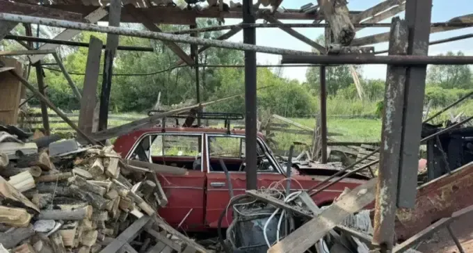 Росіян вдарили авіабомбою по приватному сектору в Харкові