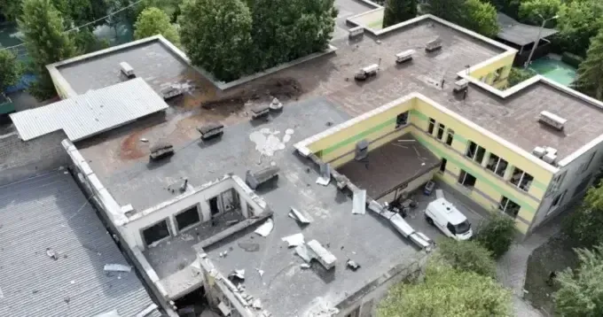 У Харкові обстріляли приватну школу, проти роботи якої виступала міська влада