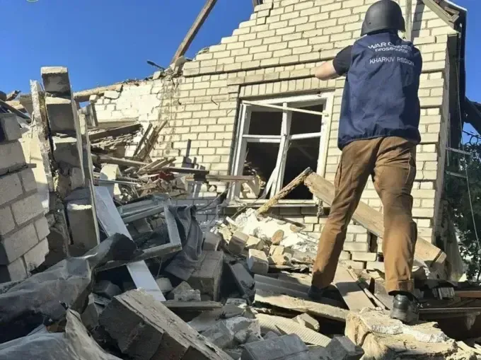 Внаслідок удару по центру Дергачів на Харківщині постраждали троє цивільних