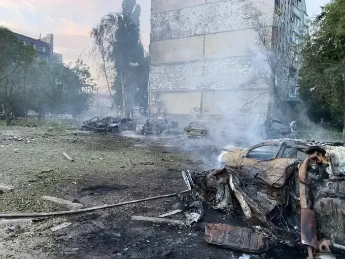 Обстріл Чугуєва на Харківщині: два влучання у центрі міста та 9 поранених з дитиною