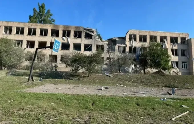 На Харківщині росіяни скинули бомбу на школу