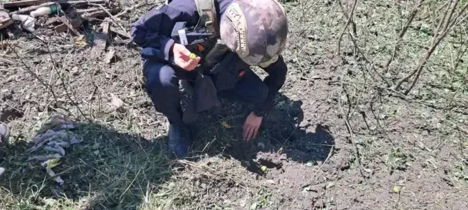 Росіяни вбили на Харківщині цивільного на городі, та поранили його дружину