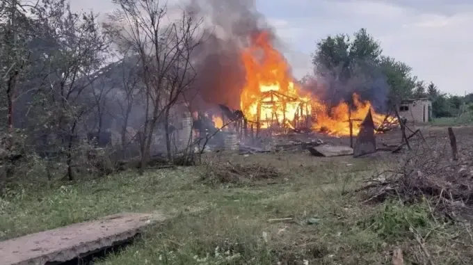 Ворог завдав авіаудару по приватному сектору Ізюмщини у Харківській області