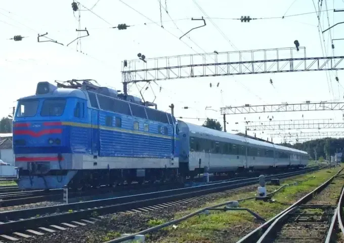 Окупанти обстріляли залізницю на Харківщині та травмували чотирьох залізничників