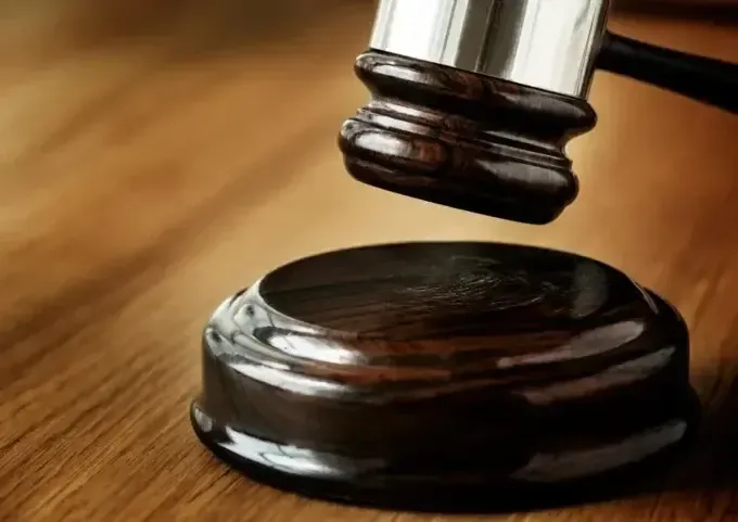 У Харкові до 13 років засудили чоловіка, який погрозами вимагав гроші у батьків та зарізав волонтера