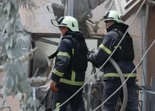У Харкові з-під завалів врятували 5 людей
