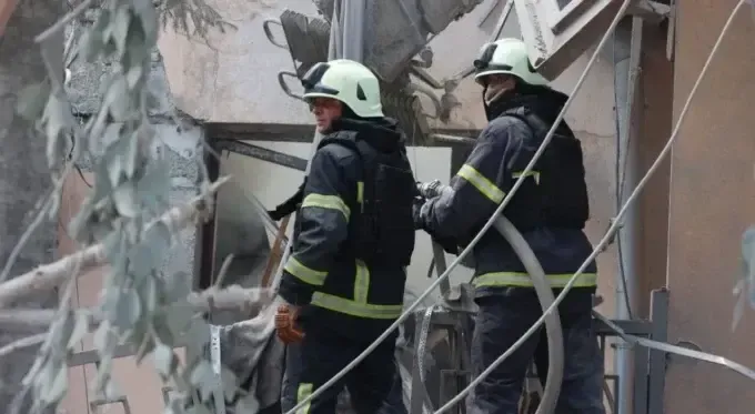 У Харкові з-під завалів врятували 5 людей