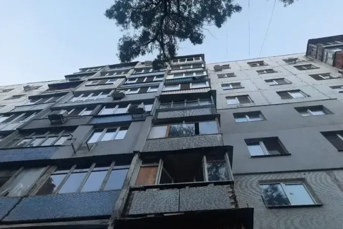 У Харкові з дев'ятого поверху випала жінка і вижила