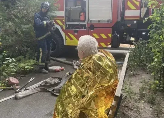 У Харкові в епіцентрі пожежі опинився маломобільний чоловік