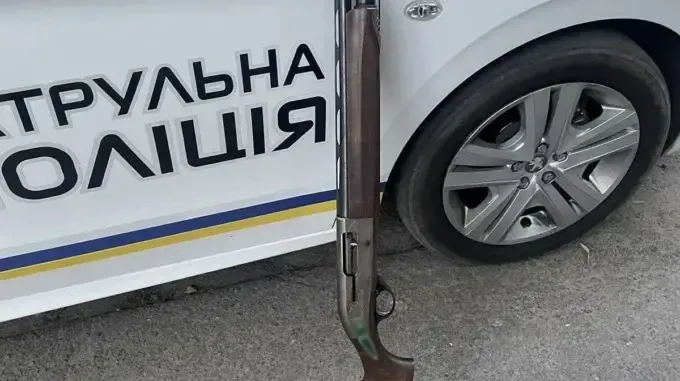 На вулицях Харкова нетверезий чоловік стріляв з рушниці по людях