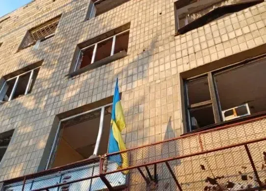 Ворог завдав удар 500-кілограмовою бомбою по адмінбудівлі у Харківській області