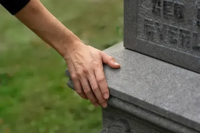Який матеріал кращий, якщо замовляєш пам'ятники в Коростишеві Який матеріал кращий, якщо замовляєш пам'ятники в Коростишеві