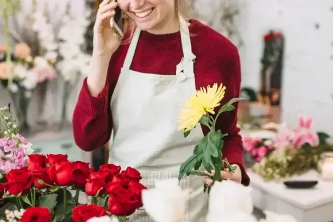 День вчителя: за скільки можна купити квіти у Харкові?