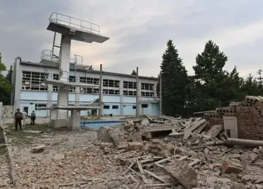 Нічні обстріли, наслідки влучання у харківський виш, у лікарні помер постраждалий фельдшер