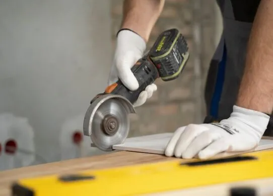 Чому варто обрати міні болгарку Metabo в Харкові: порівняння з іншими брендами та переваги