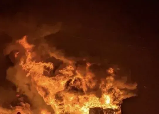 Харків під ударами авіабомб - спалахнула пожежа
