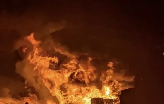 Харків під ударами авіабомб - спалахнула пожежа
