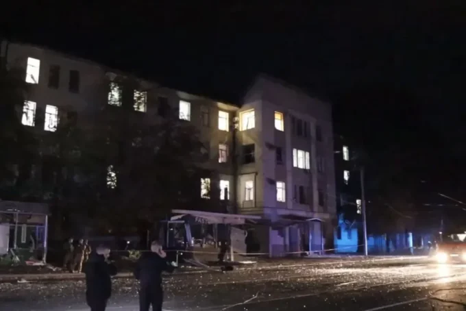 У Харкові бомба влучила біля лікарні, інша - по підприємству