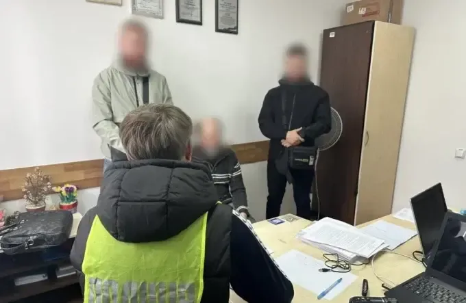 Педофіл, який працював у харківських школах та ґвалтував учнів, переховувався у монастирі