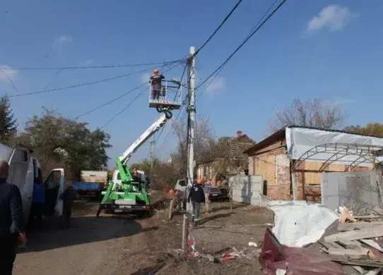 Харків'янам повернули світло після обстрілу