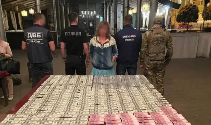56-річна харків'янка допомагала призовникам уникнути мобілізації за 29 тисяч доларів