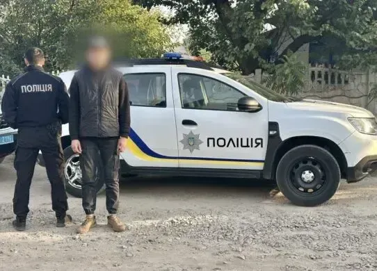 На Харківщині до оселі подружжя пенсіонерів вдерся невідомий зі зброєю