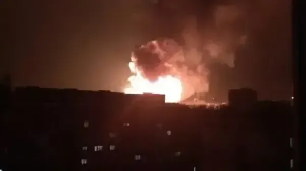 У Харкові здійснили авіаудар по багатоповерхівці, у місті проблеми зі світлом