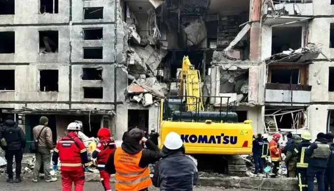 В будинку на вул. Нескорених, куди влучила російська бомба, харків'янам відновили комунальні послуги