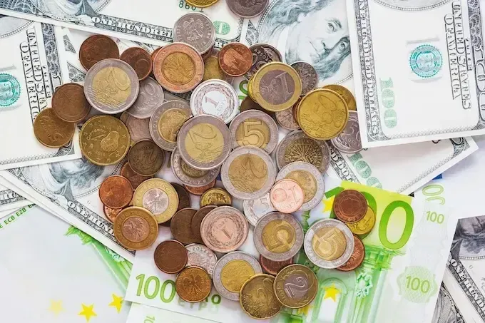 Де краще за все безпечно обміняти валюту в Рівному: що радять експерти