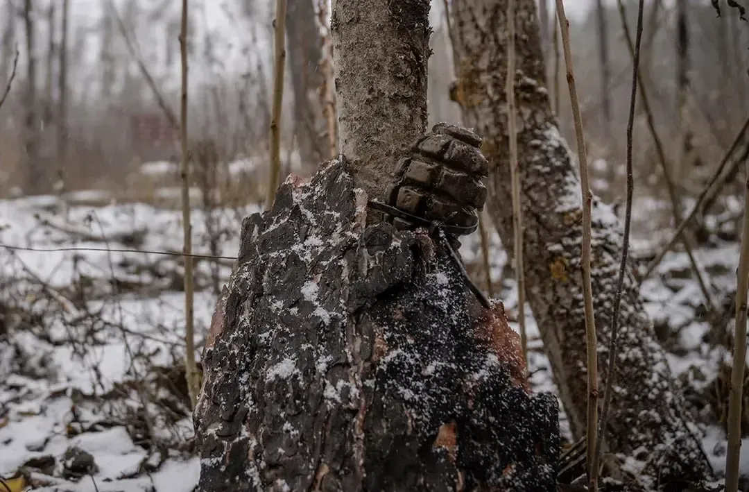 В руках 12-річного хлопчика на Харківщині вибухнув вибуховий пристрій: що з дитиною?