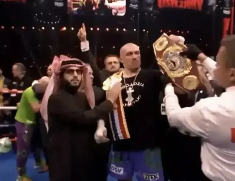 Олександр Усик переміг Ф’юрі в реванші та став чемпіоном вдруге