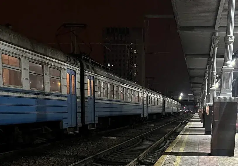 Знову курсує ранковий електропоїзд Слатине - Харків