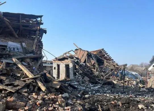 Селище на Харківщині зазнало атаки КАБами - є постраждалі