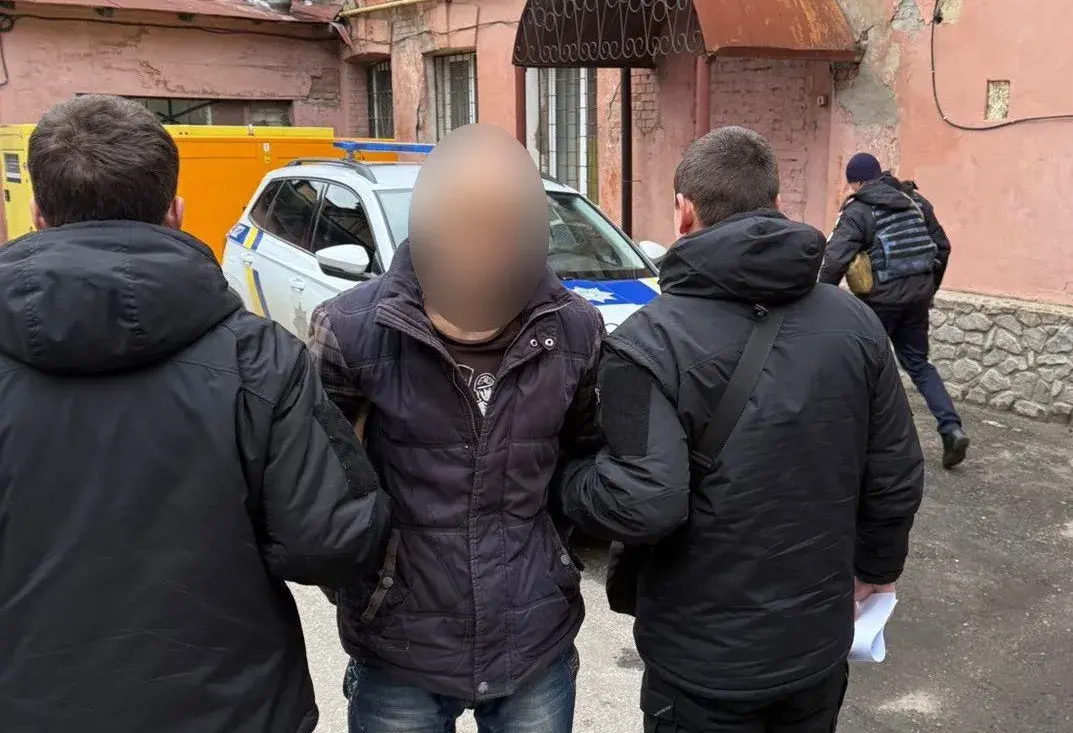 Харків'янин зарубав власну матір та вбив кількох котів