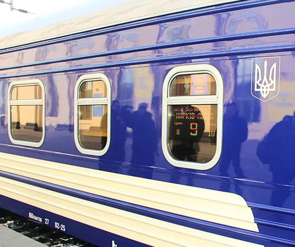 Знімуть з поїзда навіть з квитком: в Укрзалізниці пояснили, за що можуть висадити пасажира