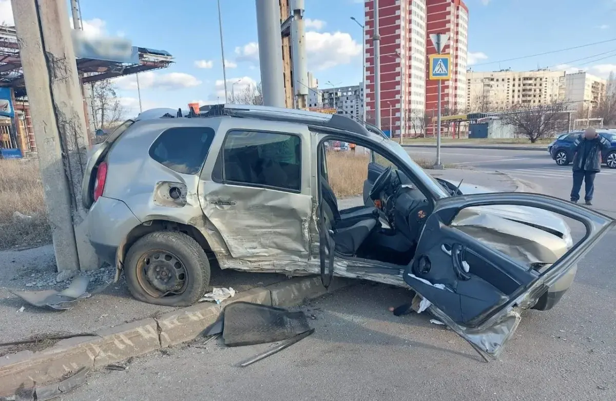 На перехресті у Харкові постраждали троє людей внаслідок ДТП