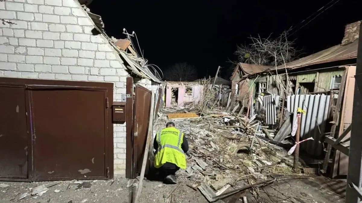 Чоловік загинув, шукаючи укриття, а жінці відірвало ноги у власному будинку: криваві подробиці обстрілу Харкова