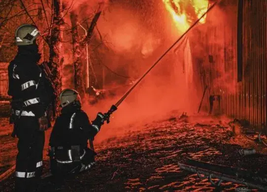 Наслідки обстрілу БПЛА у Харкові та Золочеві: постраждали 16 людей