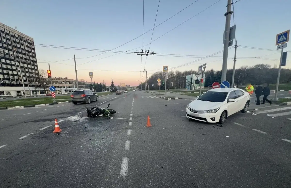 Проїхав на червоне світло: внаслідок ДТП у Харкові загинуло двоє людей