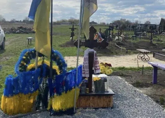 Мешканець Харківщини скоїв наругу над могилою військовослужбовця