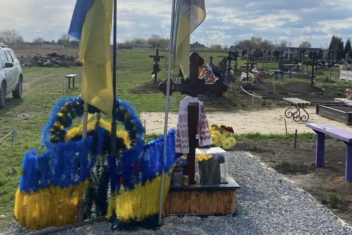 Мешканець Харківщини скоїв наругу над могилою військовослужбовця