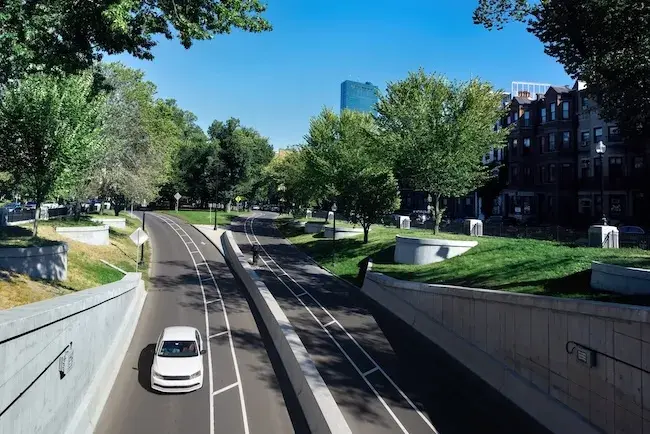 Як розпізнавання номерів авто допомагає в забезпеченні безпеки?