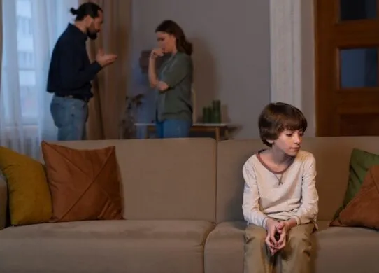 Як стягнути аліменти з військовослужбовця: порядок стягнення та розмір виплат у 2025 році