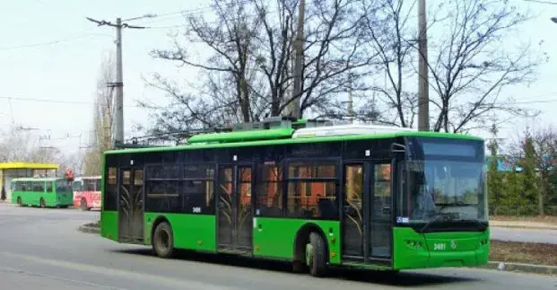 У Харкові подовжили кілька маршрутів та зробили автобус №62 постійним