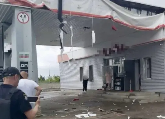 Зранку росіяни вдарили по АЗС у Харкові - наслідки