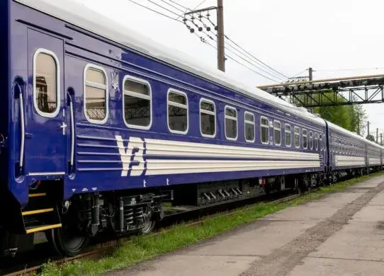 Чому квитки на поїзди зникають одразу після старту продажів