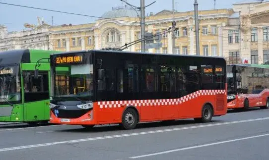 Харків’янам продовжать час користування метро та автобусами