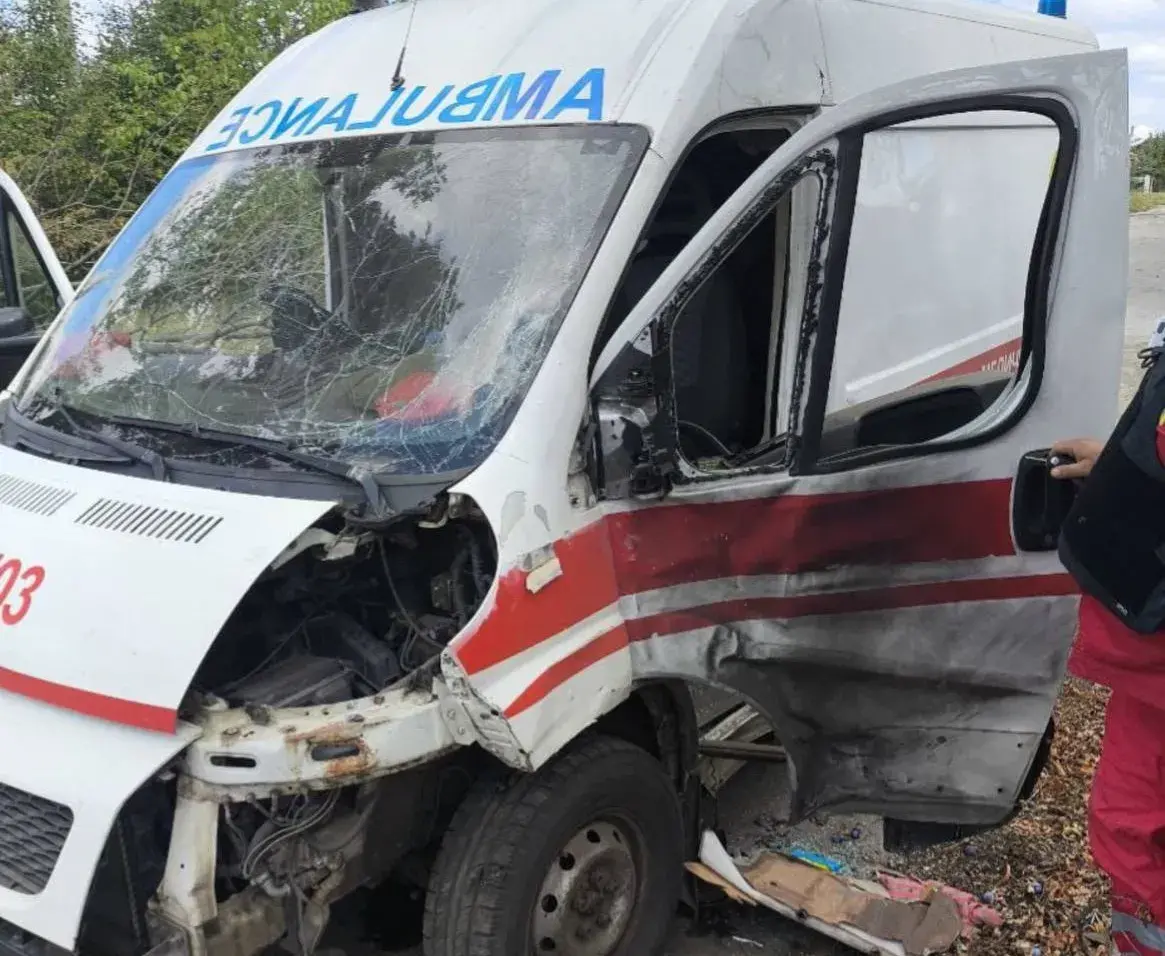 Окупанти сьогодні атакували на Харківщині авто швидкої допомоги